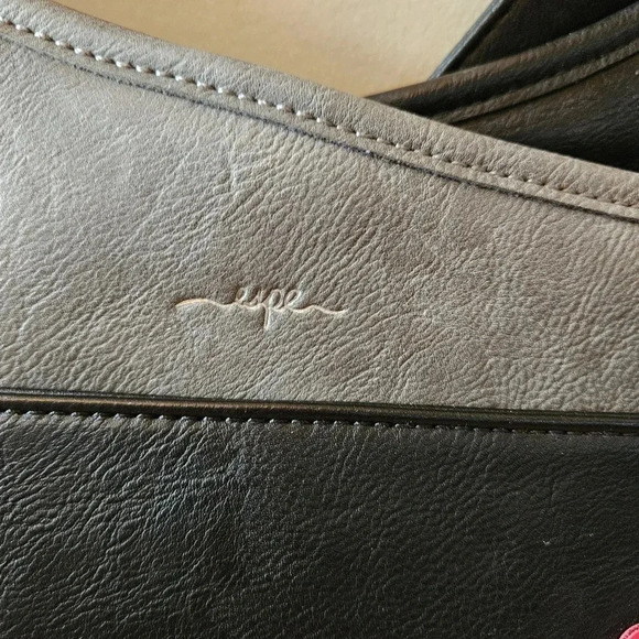 ESPE Gardenia Vegan Leather Boho Crossbody Hippie Messenger Bag. - Picture 8 of 8